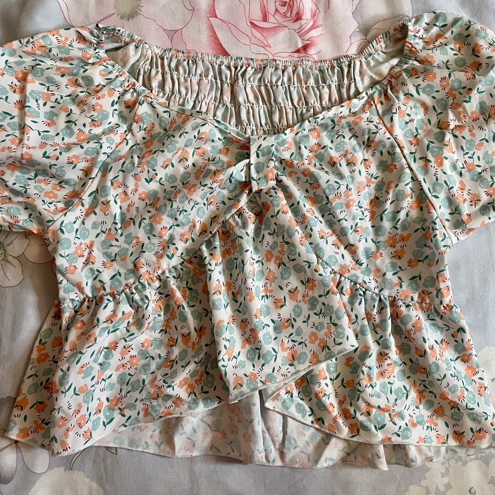 Floral crop top, spring wear, brand new, ruffled top